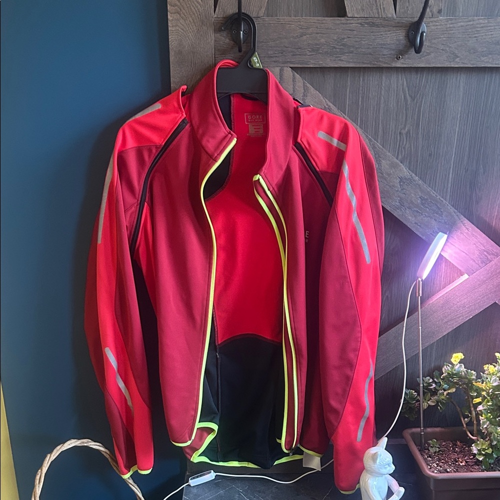 Red and Black Athletic Jacket / Goretex Bike Wear Size L Unisex